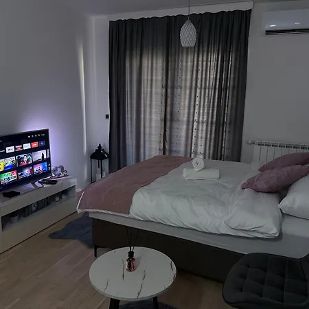 Stan Na Dan - Bulevar Sarajevo - Apartmani Nea Exterior photo